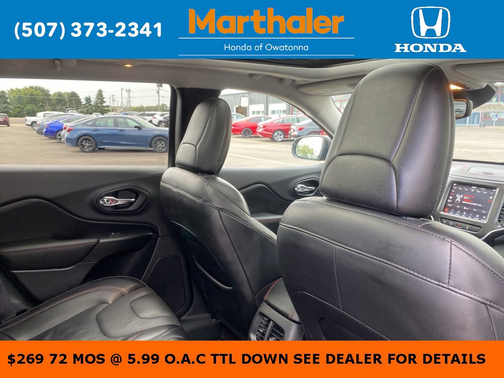Used 2019 Jeep Cherokee Trailhawk image 17
