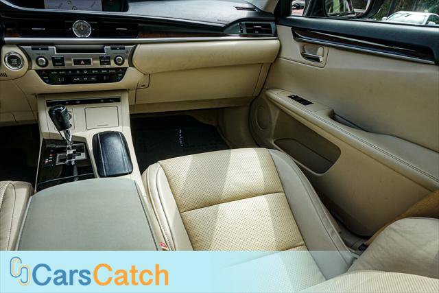 Used 2014 Lexus ES 350 SEDAN w/ Luxury Package image 19