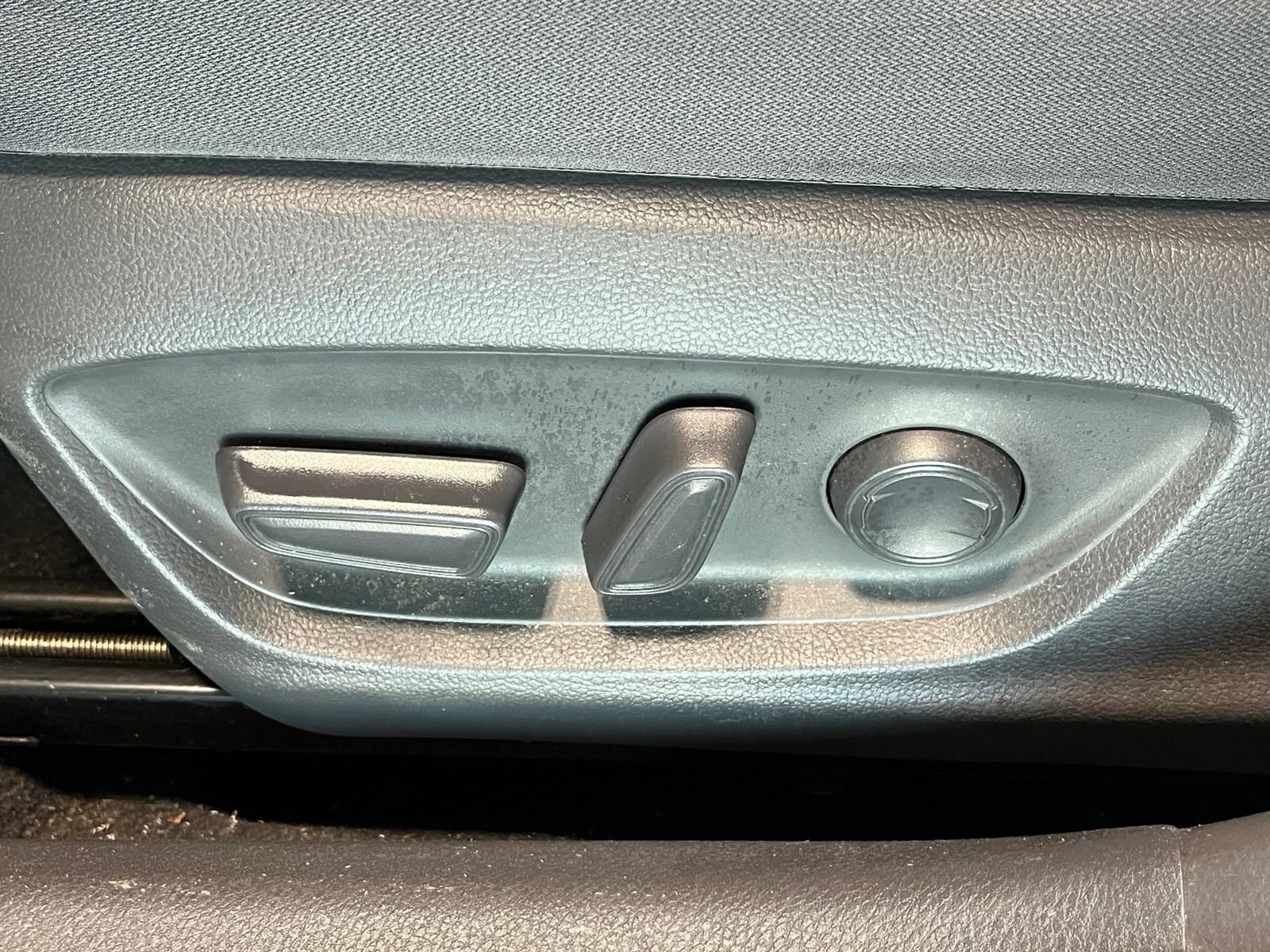 Used 2020 Toyota Camry LE FWD image 17