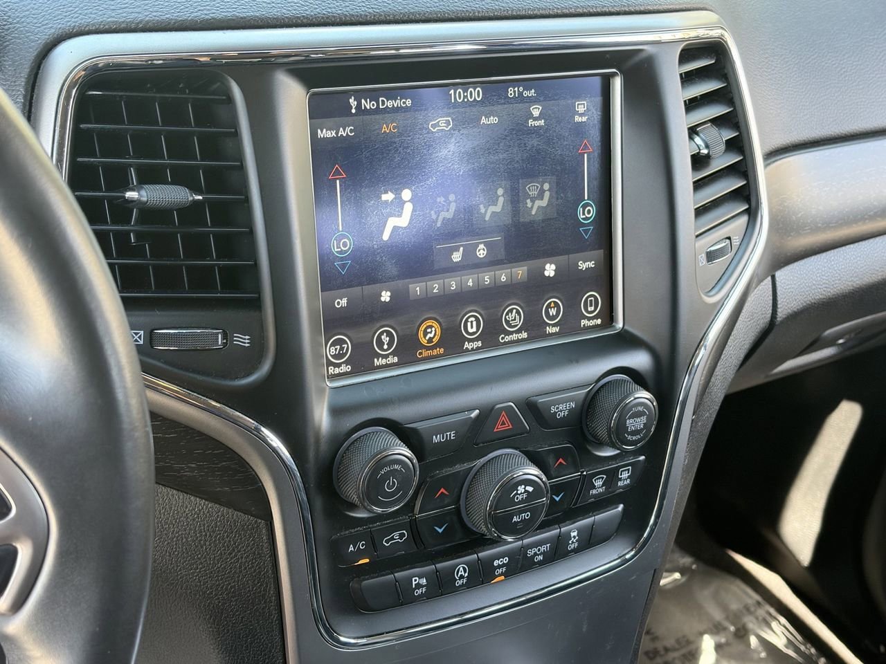 Used 2018 Jeep Grand Cherokee Altitude RWD image 30