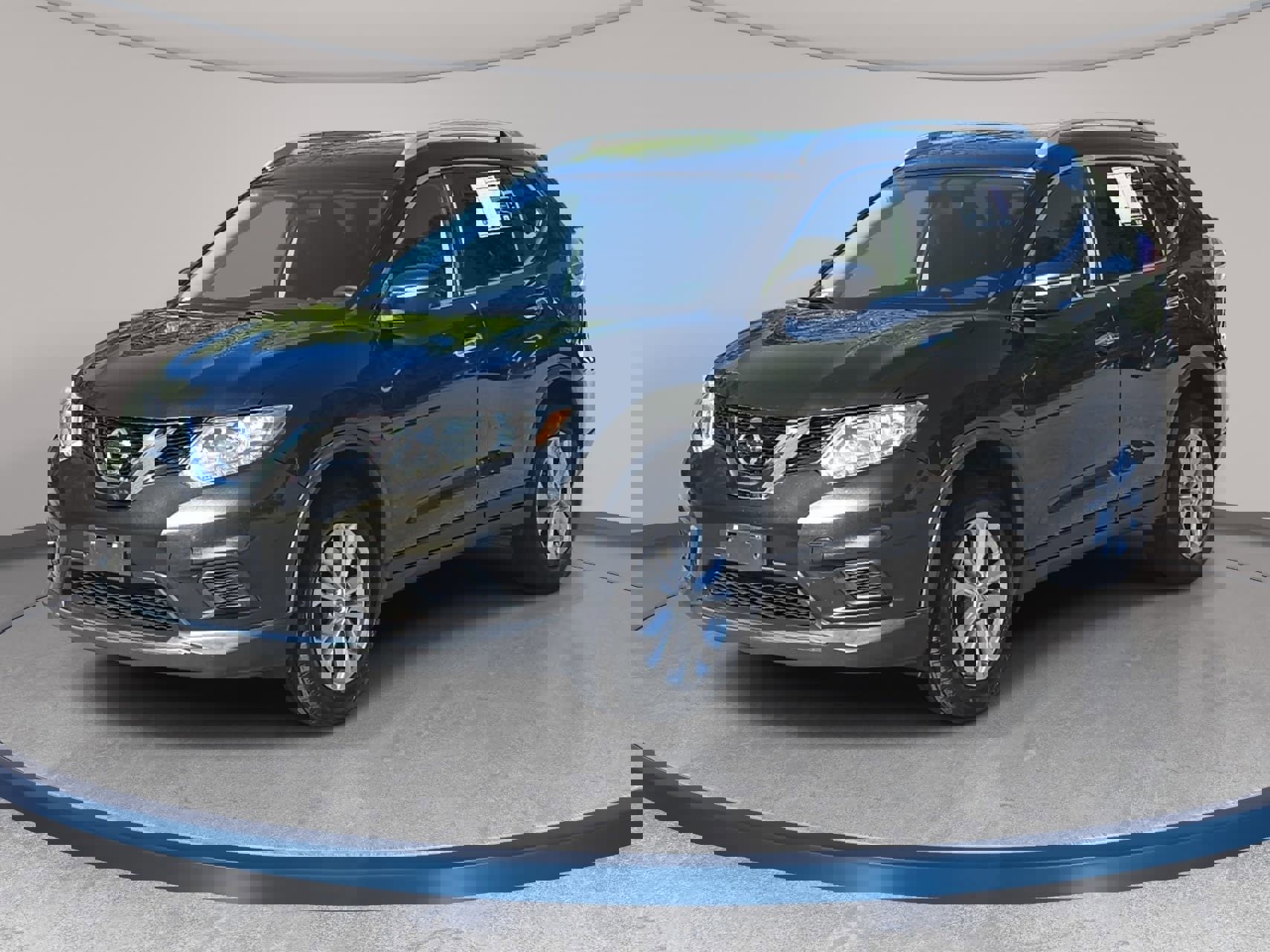 Used 2015 Nissan Rogue SV image 1