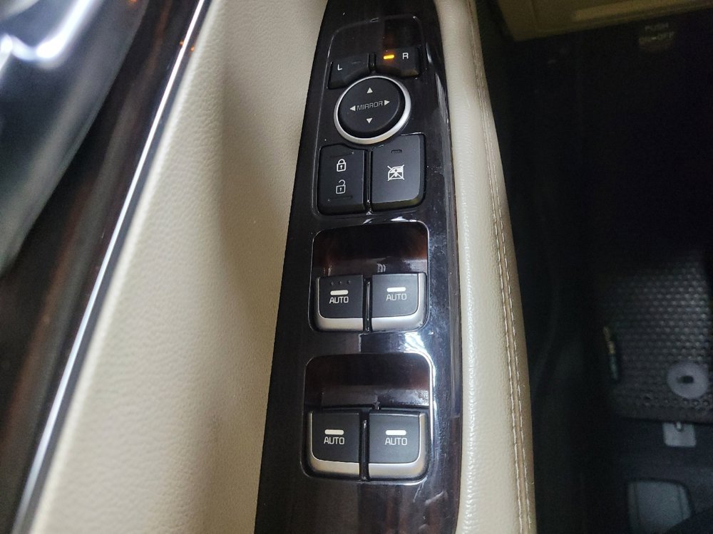 Used 2020 Kia Sorento LX FWD image 27