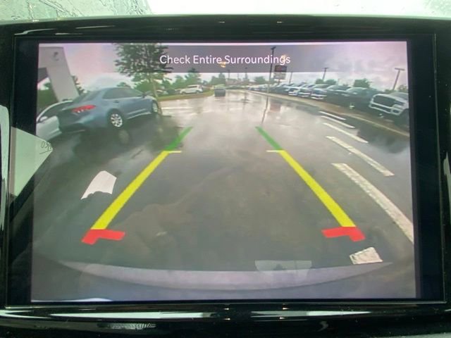Used 2023 Chrysler Pacifica Touring-L image 21