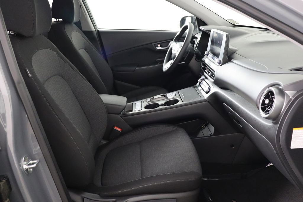 Used 2023 Hyundai Kona SE image 19