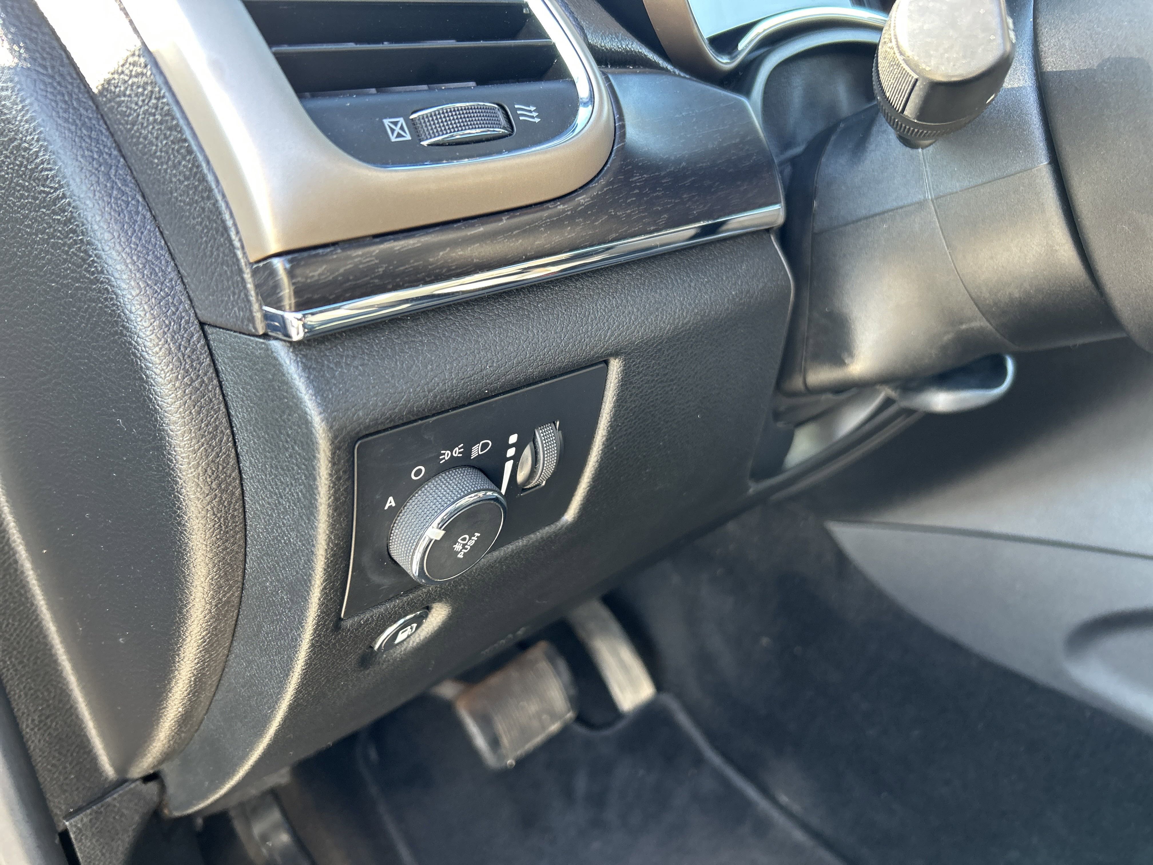 Used 2014 Jeep Grand Cherokee Limited AWD/4WD image 14