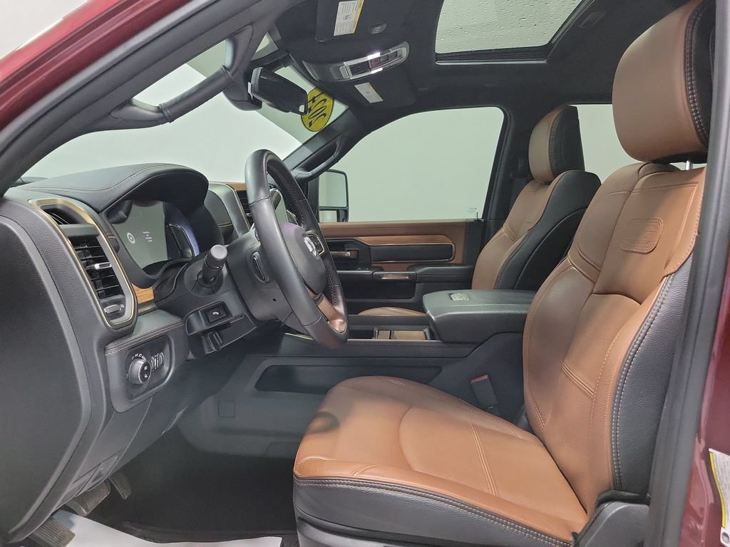 Used 2024 RAM 2500 Limited w/ Towing Technology Group AWD/4WD image 3