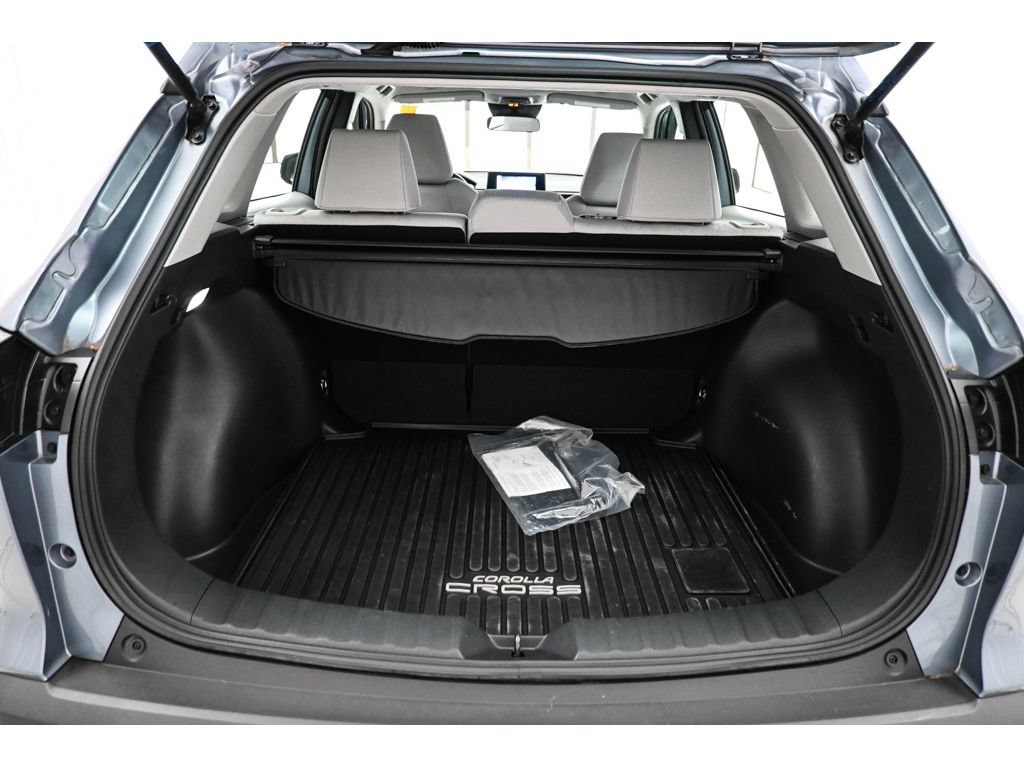 Used 2023 Toyota Corolla Cross L FWD image 45