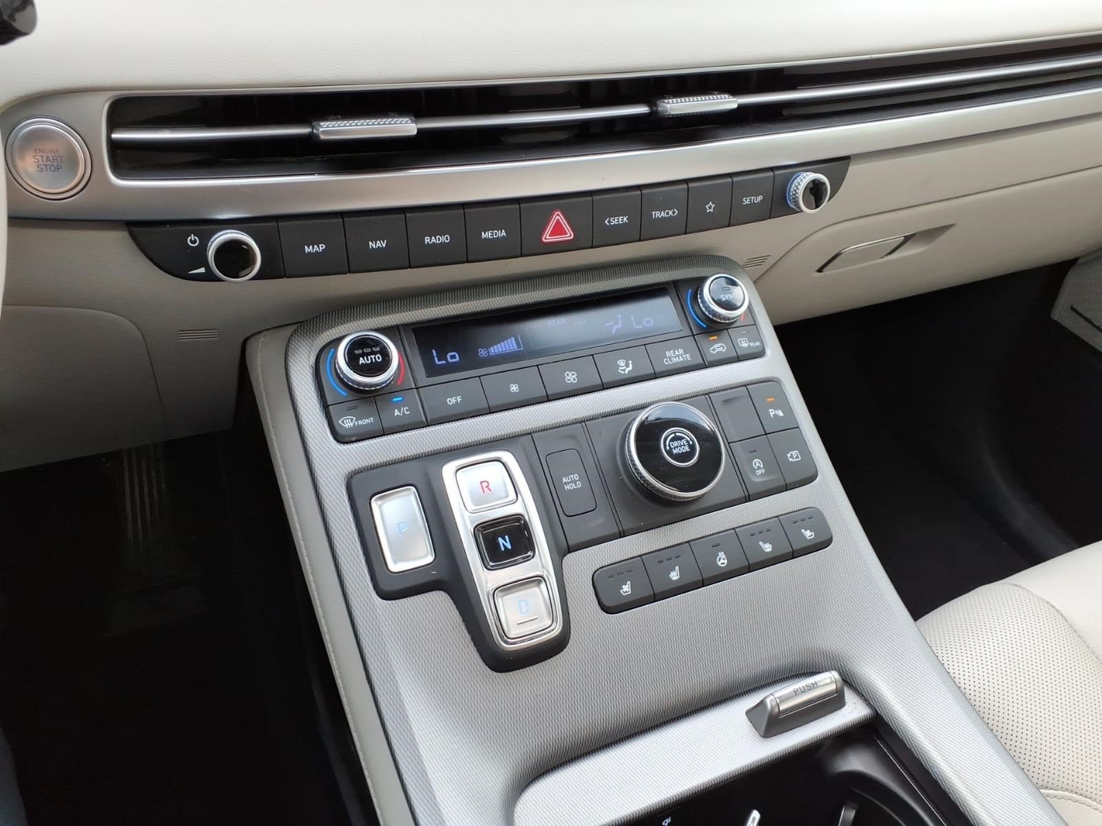 Used 2024 Hyundai Palisade Limited FWD image 22