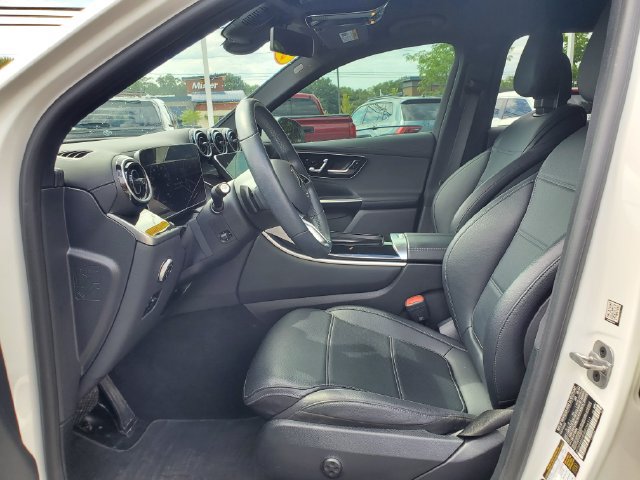 Used 2024 Mercedes-Benz GLC 300 4MATIC image 17