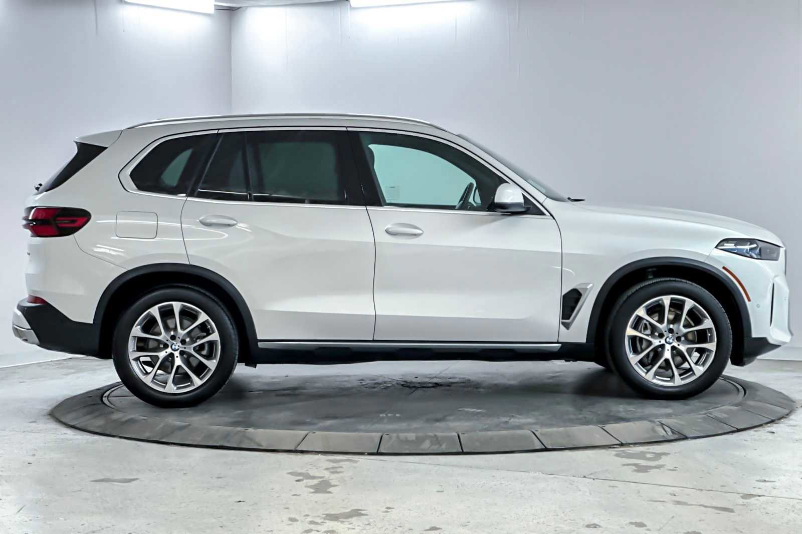 Used 2024 BMW X5 xDrive40i image 8