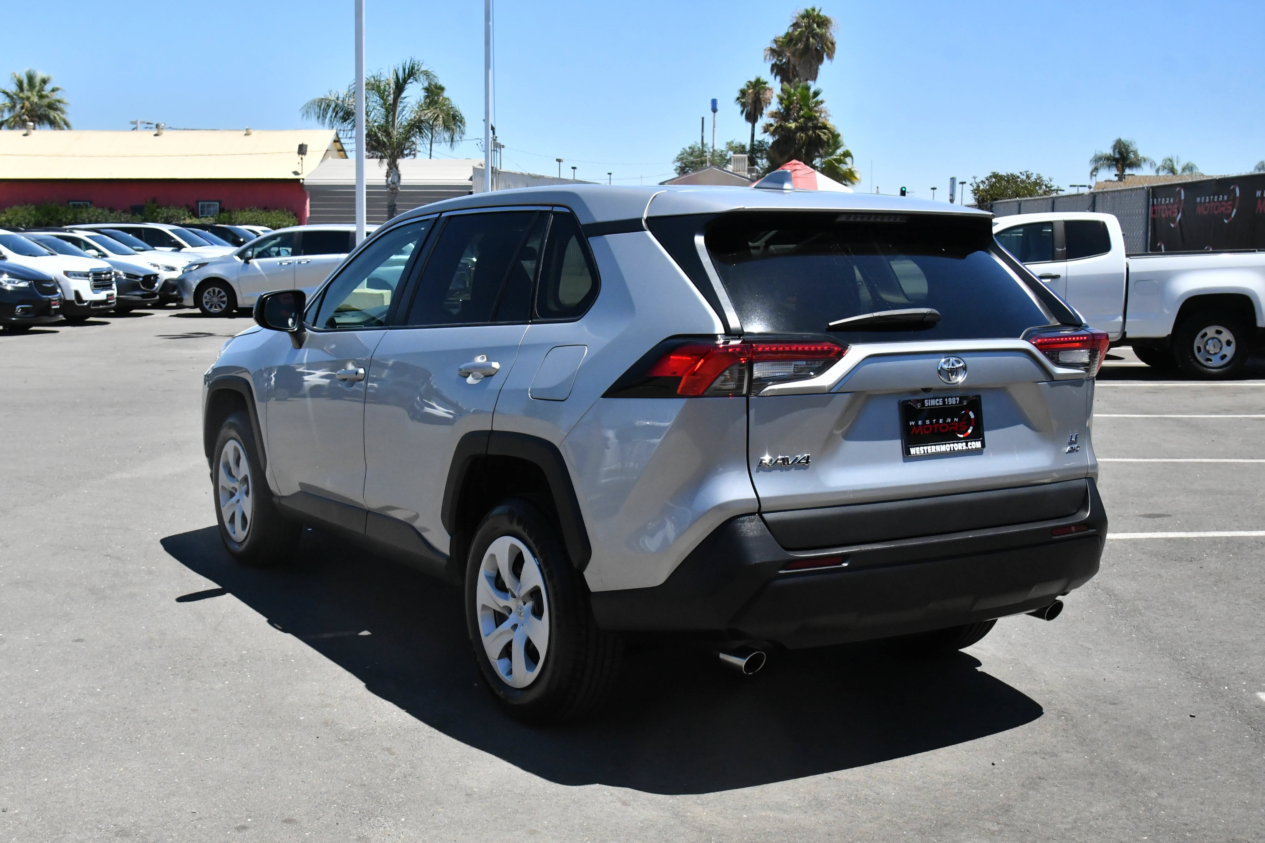 Used 2024 Toyota RAV4 LE AWD/4WD image 6