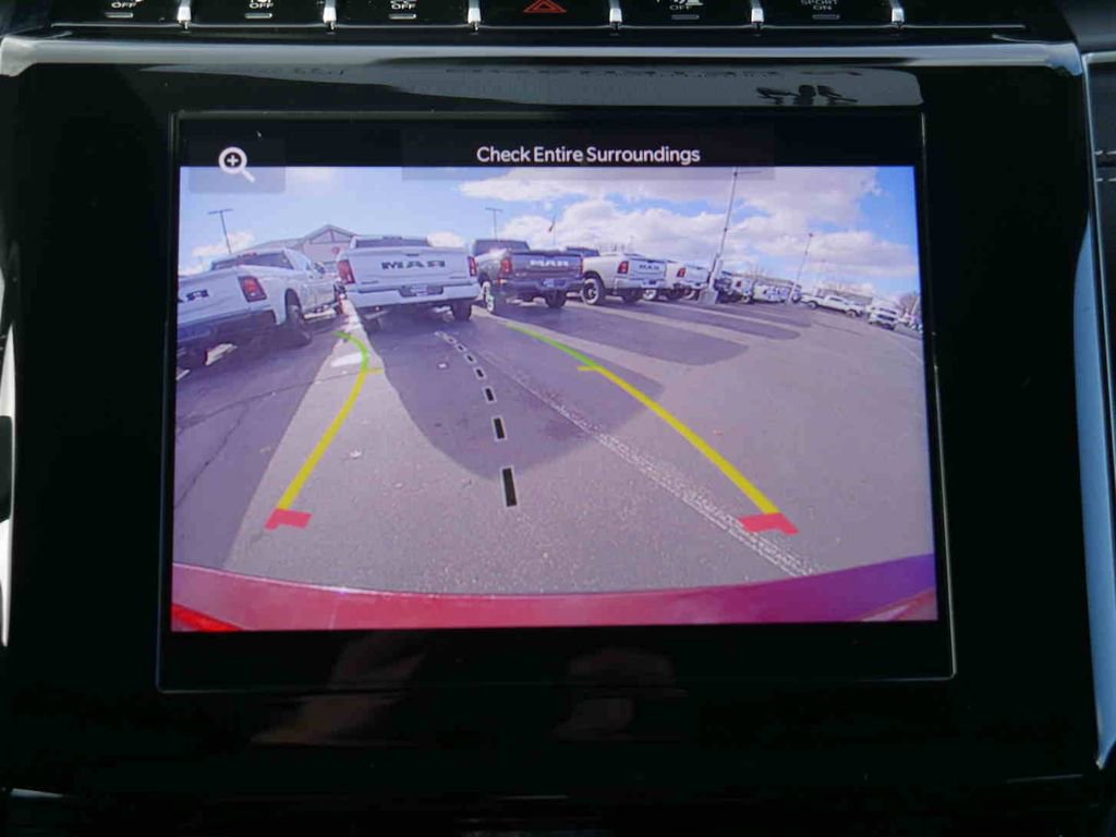 Used 2025 Jeep Grand Cherokee L Laredo w/ Trailer Tow Package image 32