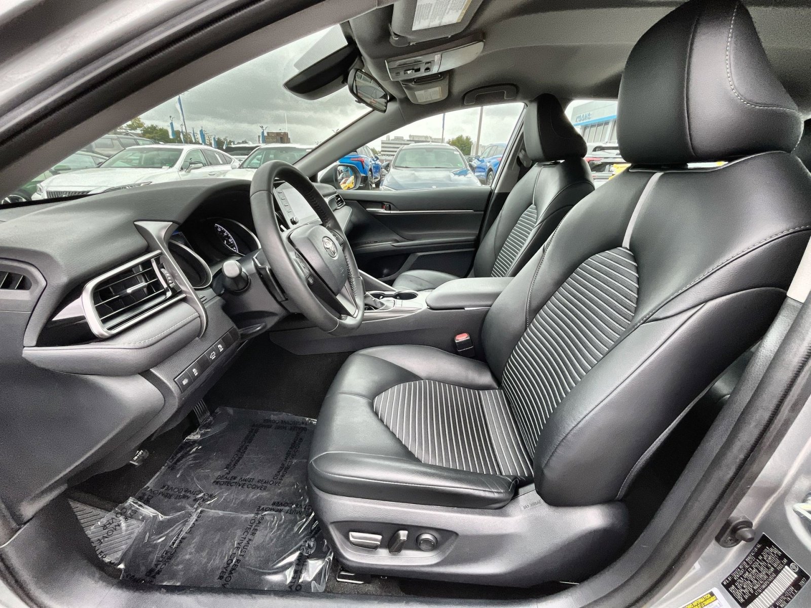 Used 2023 Toyota Camry SE image 13