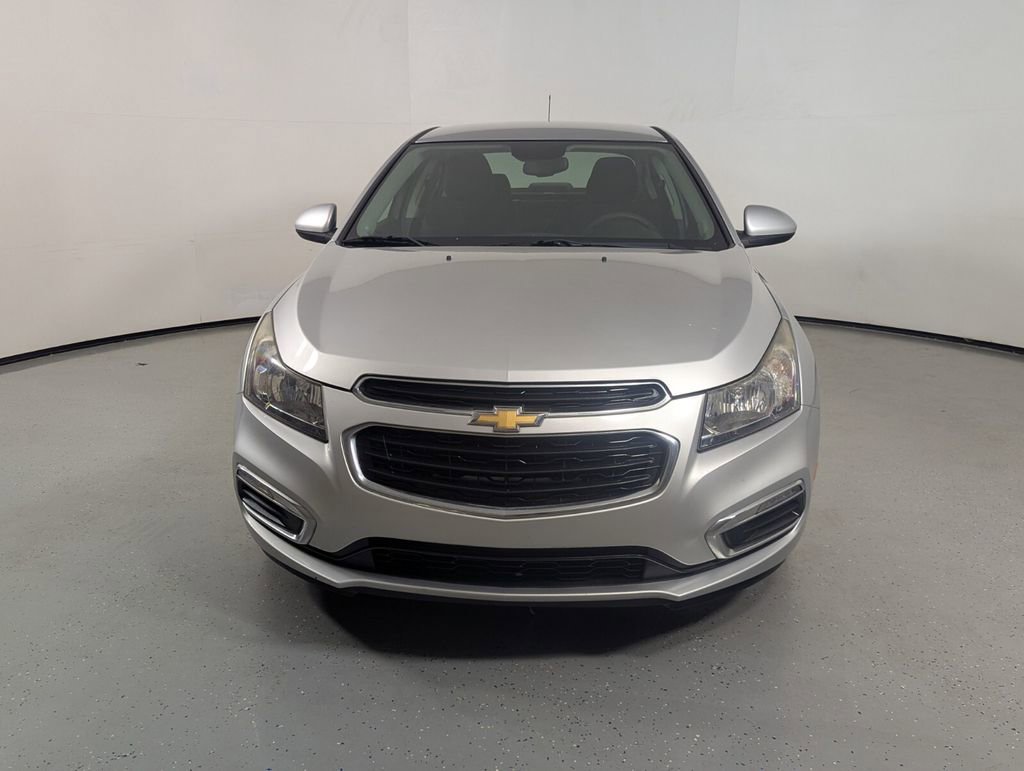 Used 2016 Chevrolet Cruze LT FWD image 2