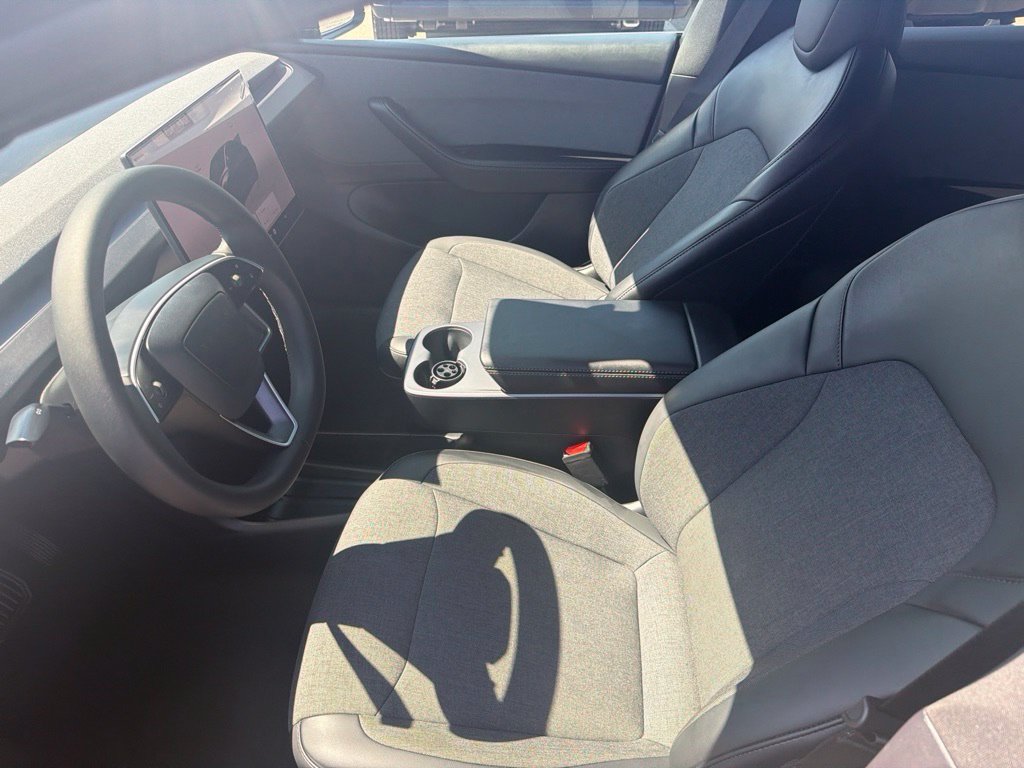 Used 2026 Tesla Model Y 2WD image 11