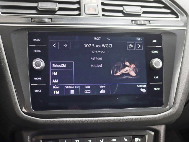 Used 2018 Volkswagen Tiguan SE w/ Panoramic Sunroof Package FWD image 17