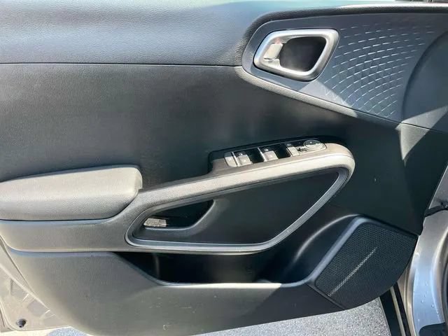 Used 2025 Kia Soul EX FWD image 28