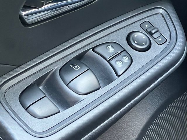 New 2025 Nissan Versa SV w/ Trunk Package FWD image 28