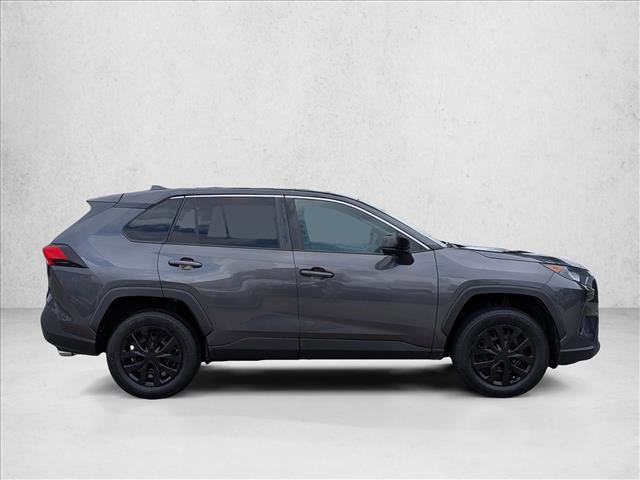 Used 2022 Toyota RAV4 LE FWD image 4