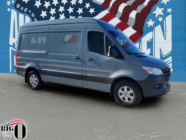 Used 2025 Mercedes-Benz Sprinter 2500 image 1