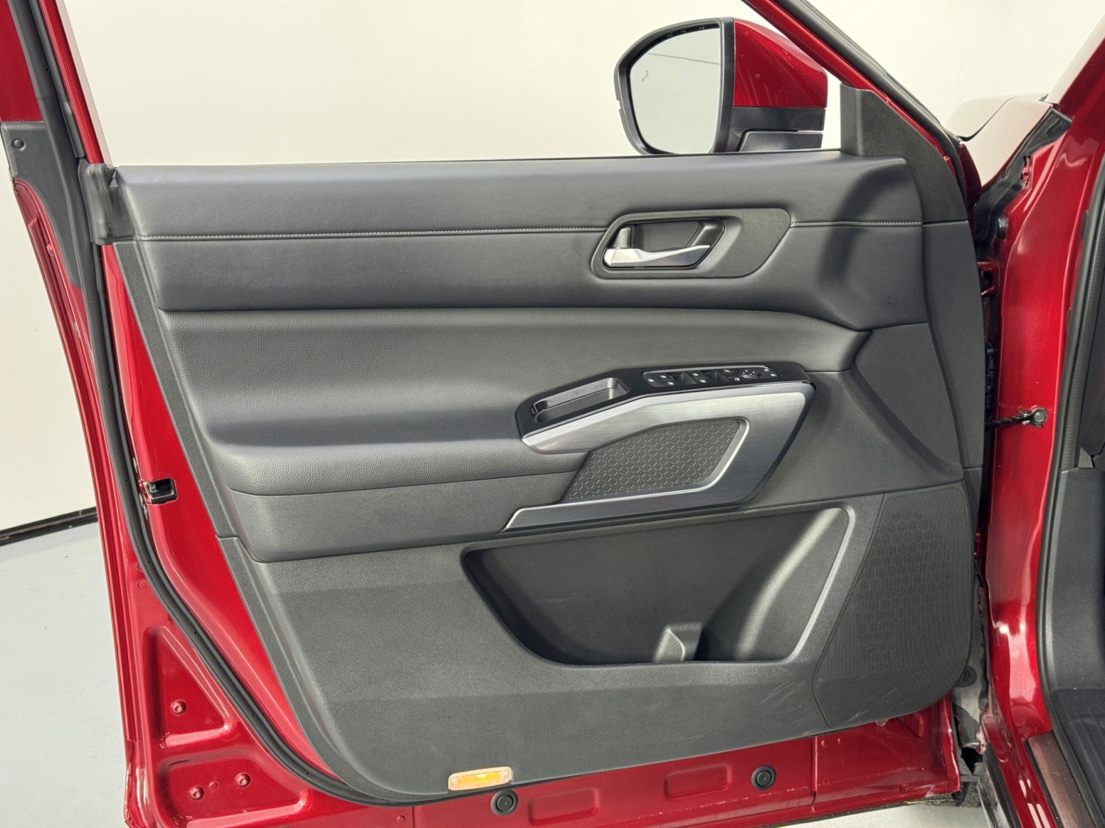 Used 2022 Nissan Pathfinder SL w/ Lighting Package (N92) image 42