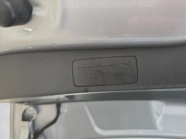 Used 2024 Volkswagen Jetta SE FWD image 13