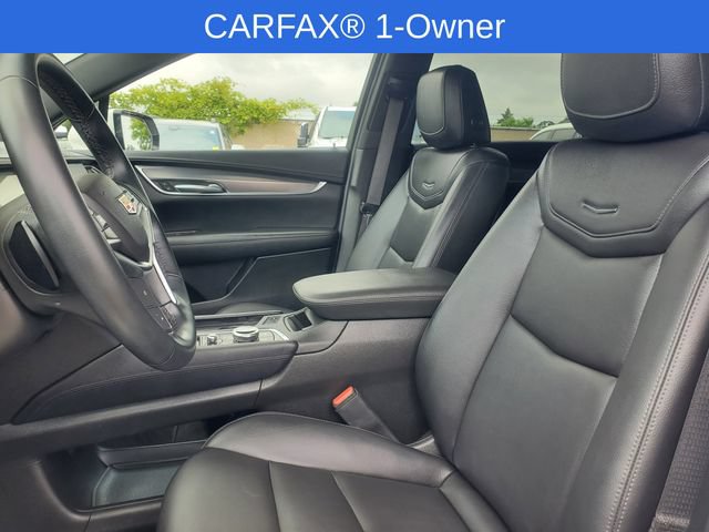 Certified 2024 Cadillac XT5 Luxury w/ LPO, Floor Liner Package AWD/4WD image 6