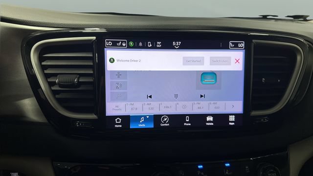 Used 2024 Chrysler Pacifica Touring-L FWD image 14