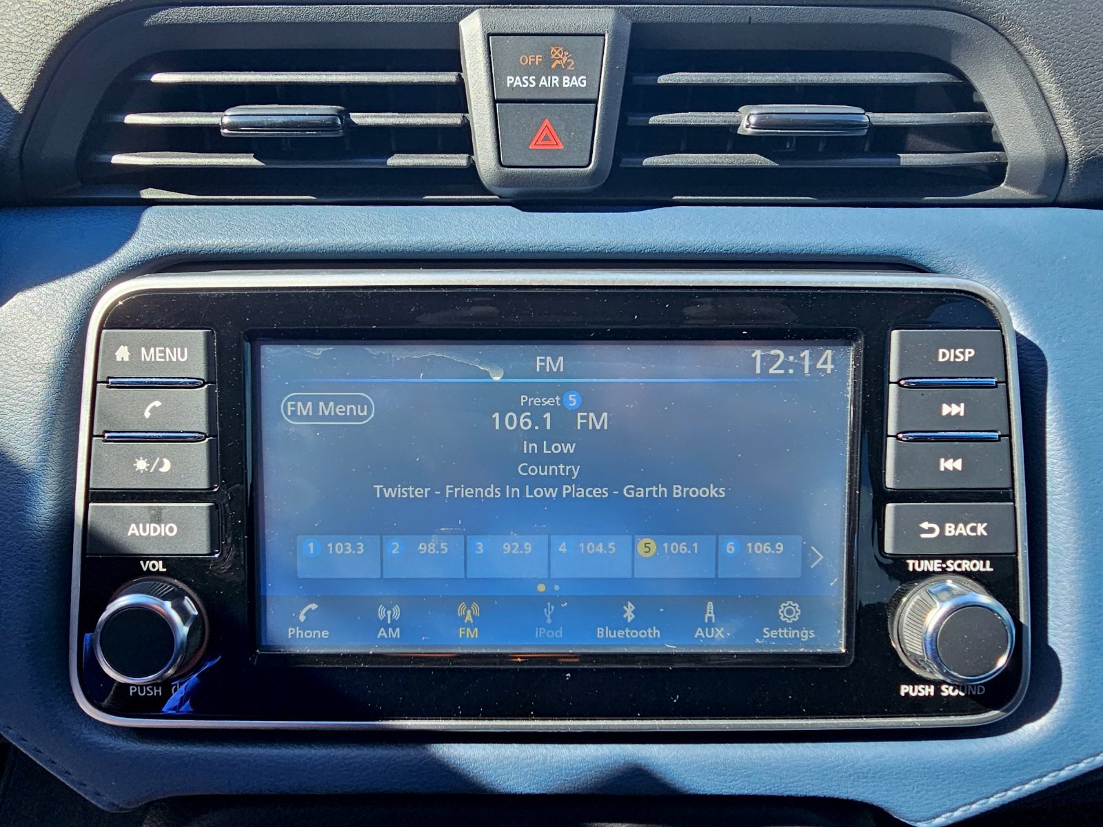 Used 2025 Nissan Versa SV FWD image 20