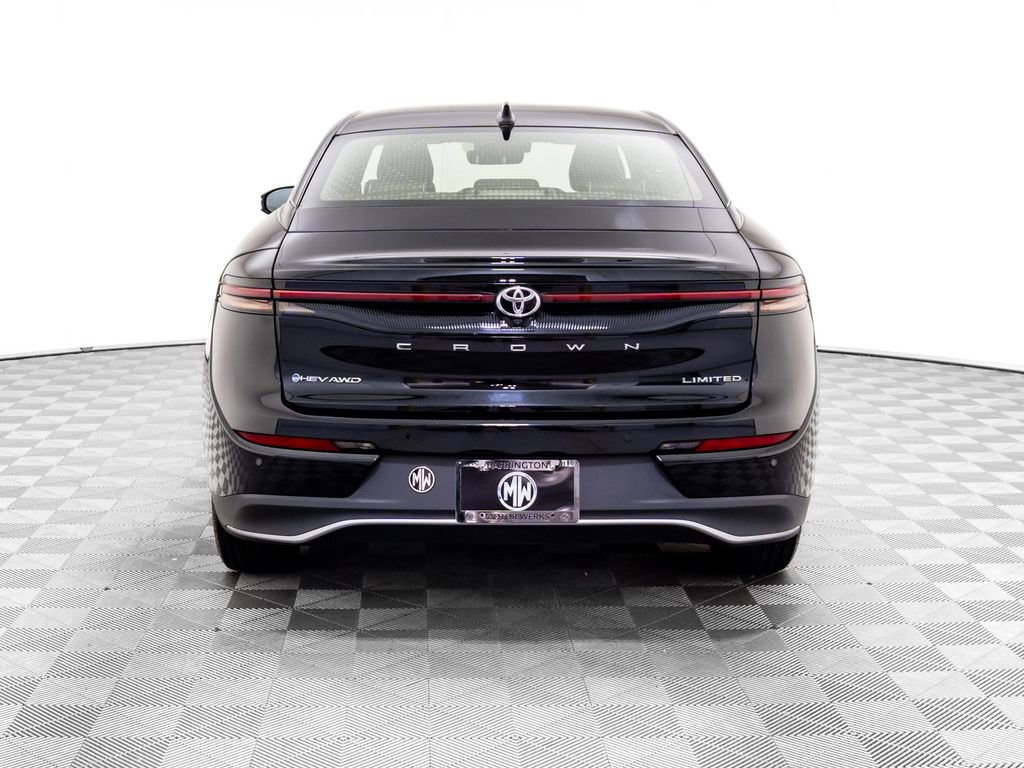 Used 2024 Toyota Crown Limited video 4