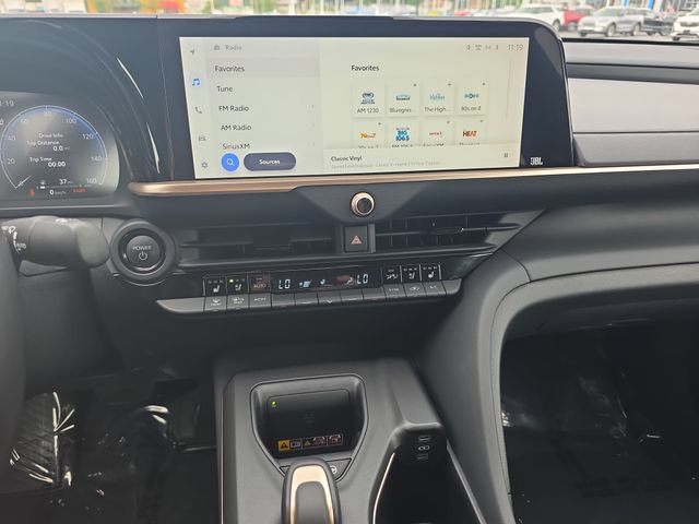 Used 2023 Toyota Crown Platinum AWD/4WD image 19