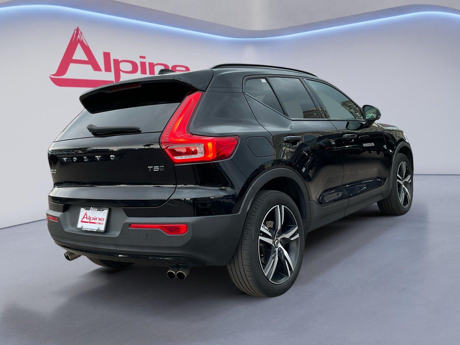 Used 2021 Volvo XC40 T5 R-Design AWD/4WD image 5