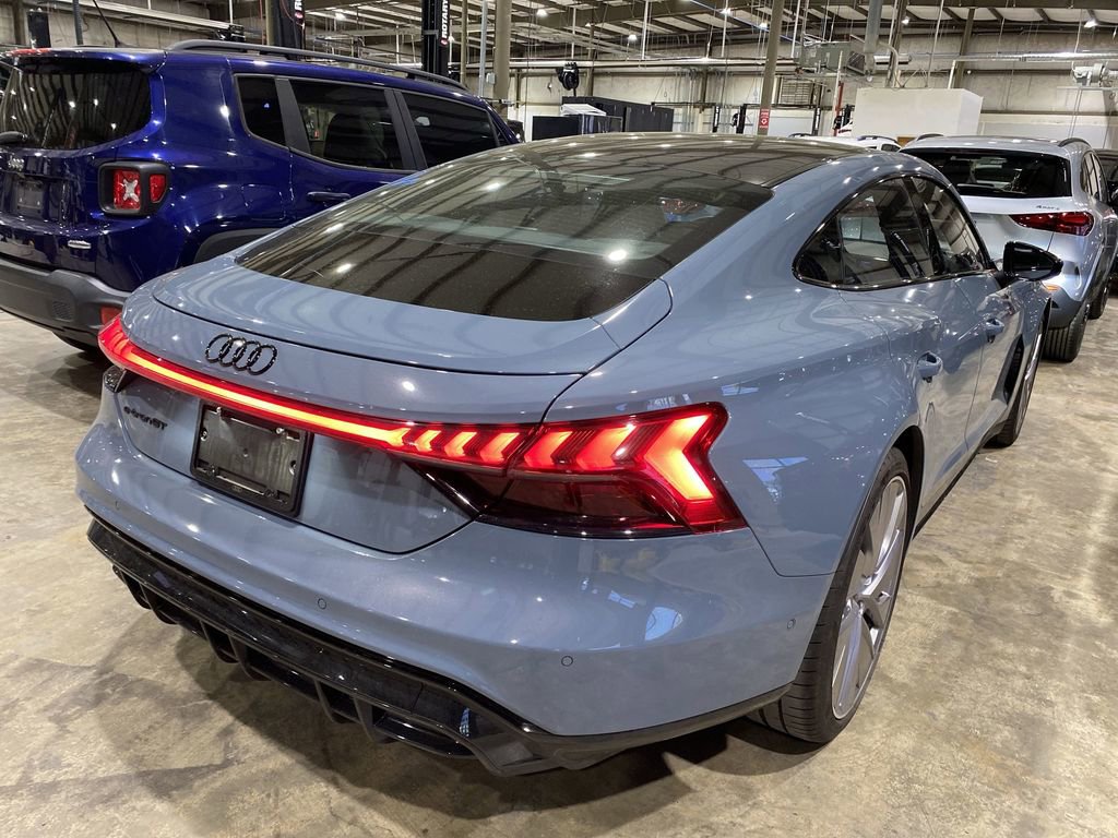 Used 2022 Audi e-tron GT Prestige image 14