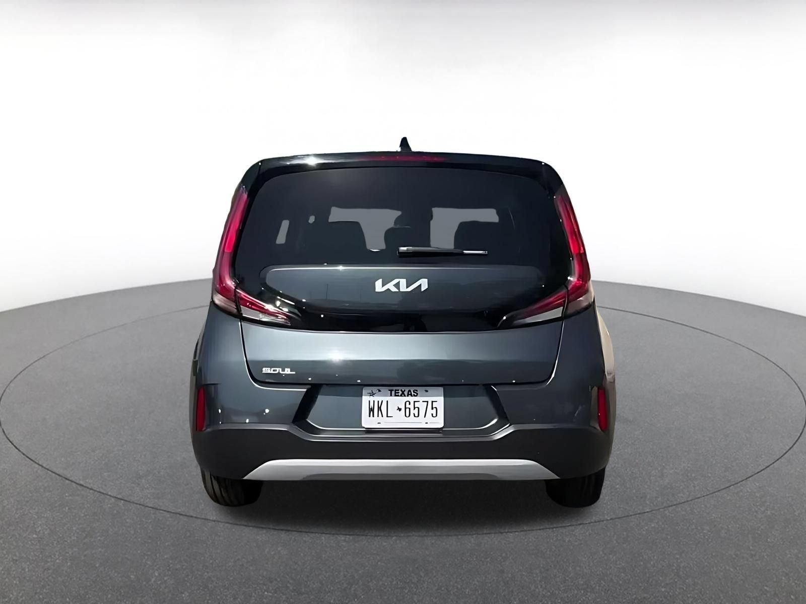 Used 2025 Kia Soul LX w/ LX Technology Package FWD image 12