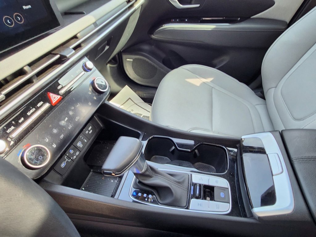 Certified 2025 Hyundai Santa Cruz Limited image 11