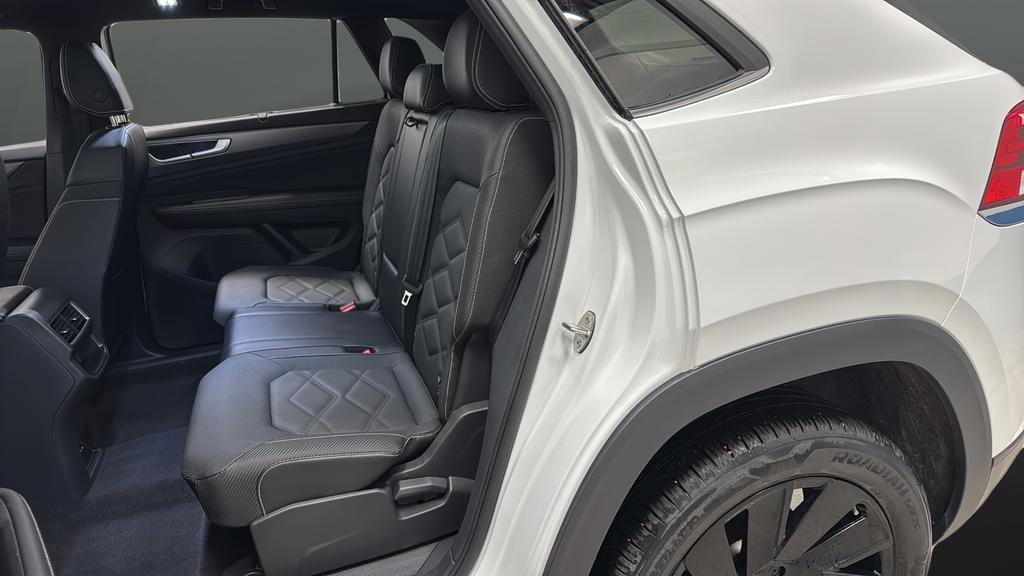Used 2024 Volkswagen Atlas Cross Sport SE w/ Panoramic Sunroof Package AWD/4WD image 22