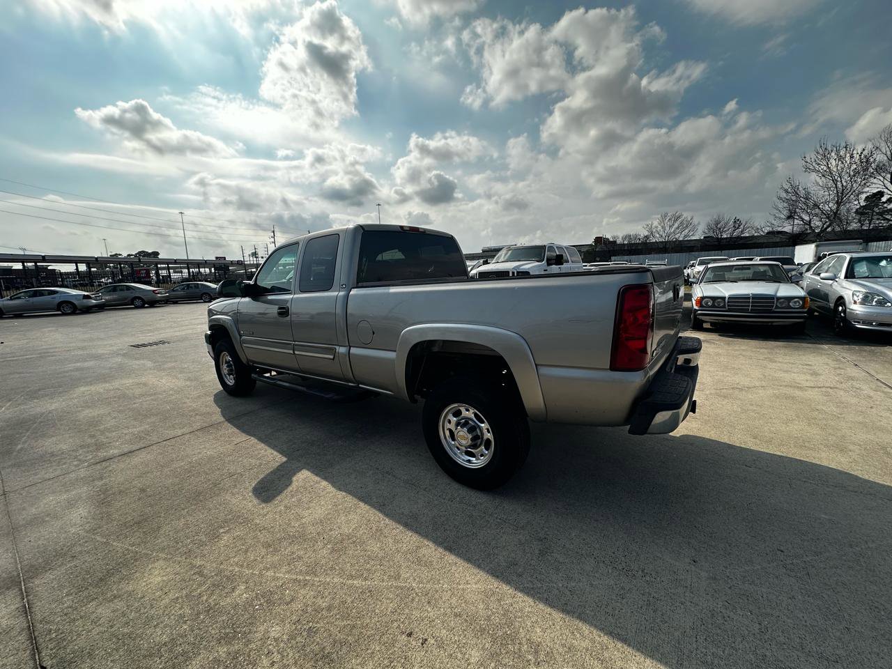 Used 2003 Chevrolet Silverado 2500 LS RWD image 3