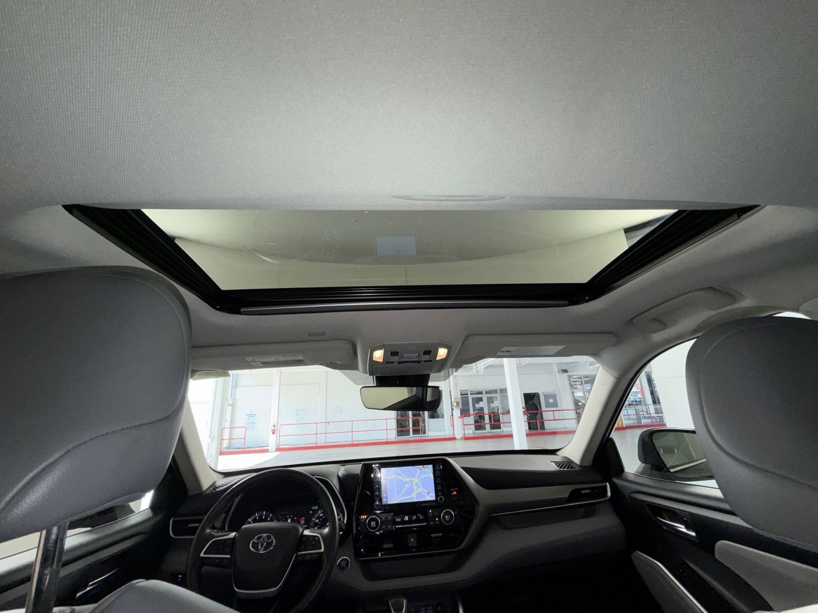 Used 2022 Toyota Highlander XLE image 24