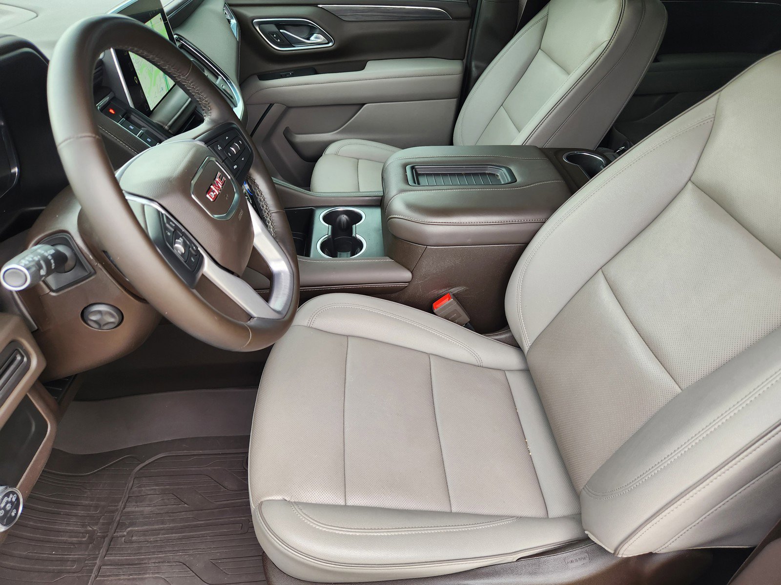 Used 2023 GMC Yukon SLT w/ SLT Premium Package RWD image 11