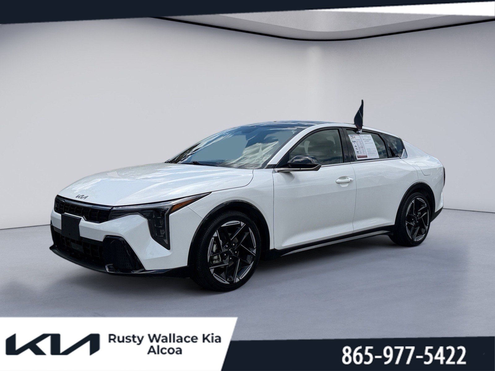 Used 2025 Kia K4 GT-Line w/ GT-Line Premium Package FWD image 1