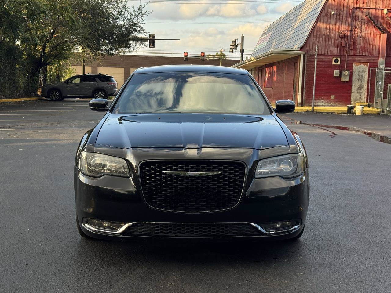Used 2019 Chrysler 300 S RWD image 3