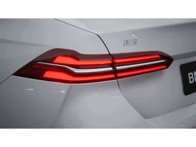 New 2026 BMW i5 eDrive40 AWD/4WD image 8