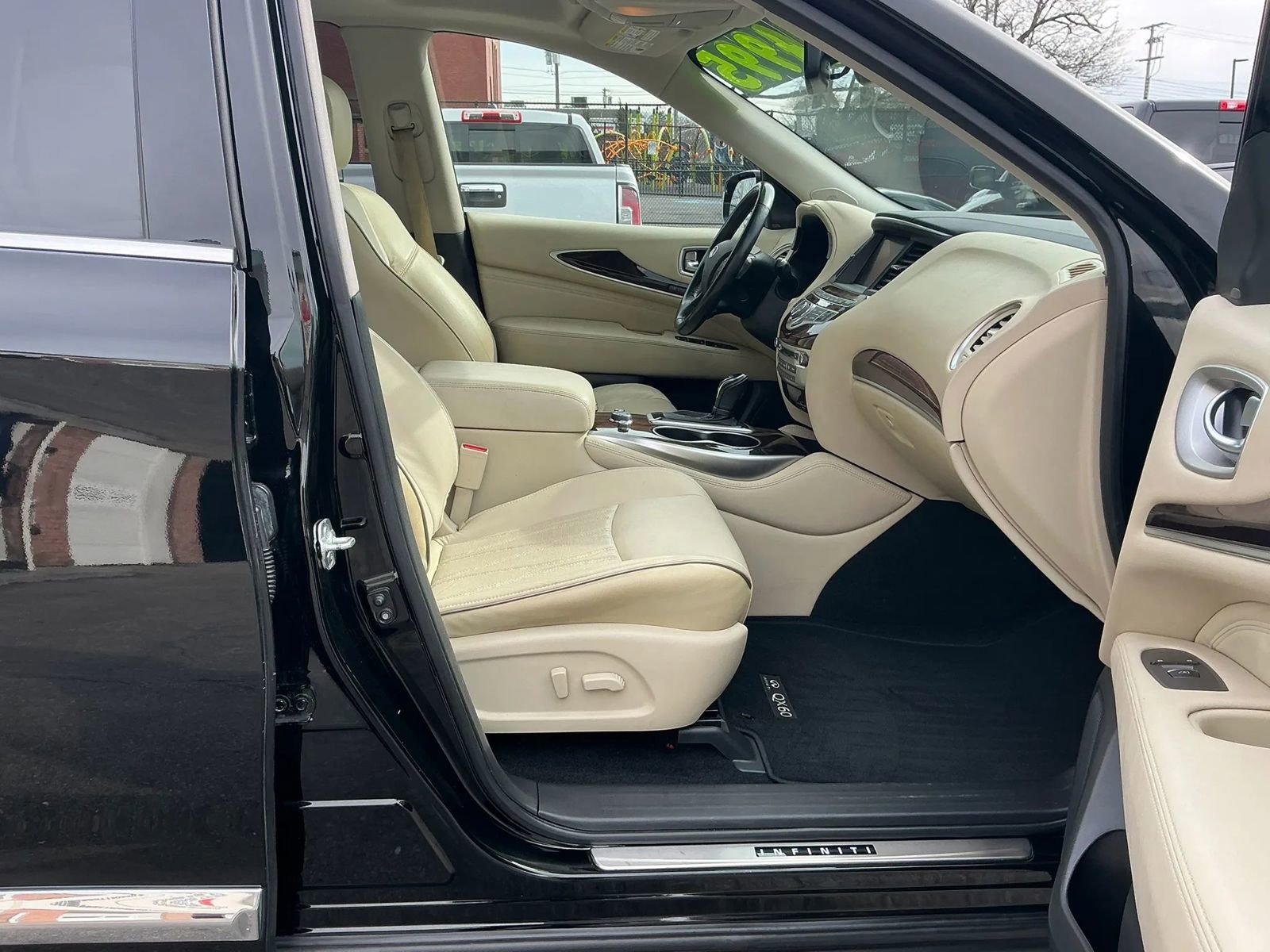 Used 2018 INFINITI QX60 Luxe w/ Deluxe Technology Package image 14