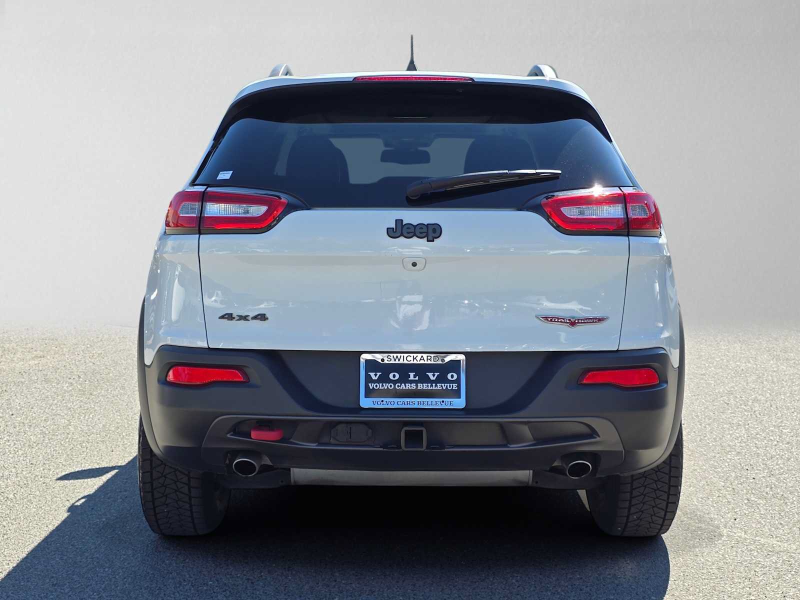 Used 2016 Jeep Cherokee Trailhawk w/ Comfort/Convenience Group AWD/4WD image 4