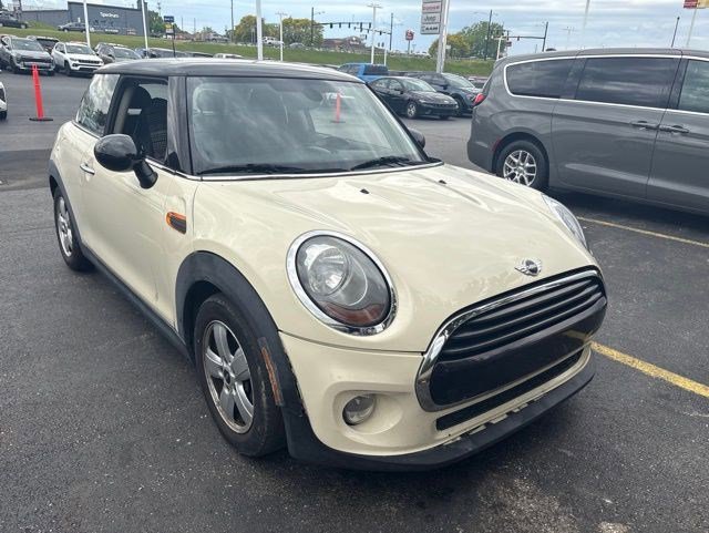 Used 2017 MINI Cooper 2-Door Hardtop FWD image 2