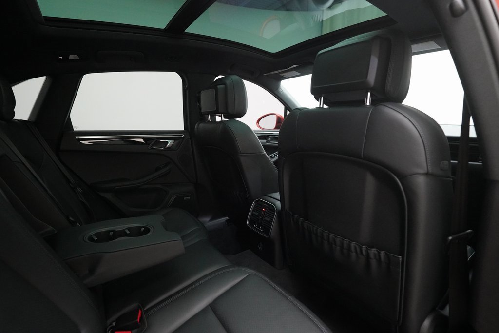 Used 2023 Porsche Macan image 30