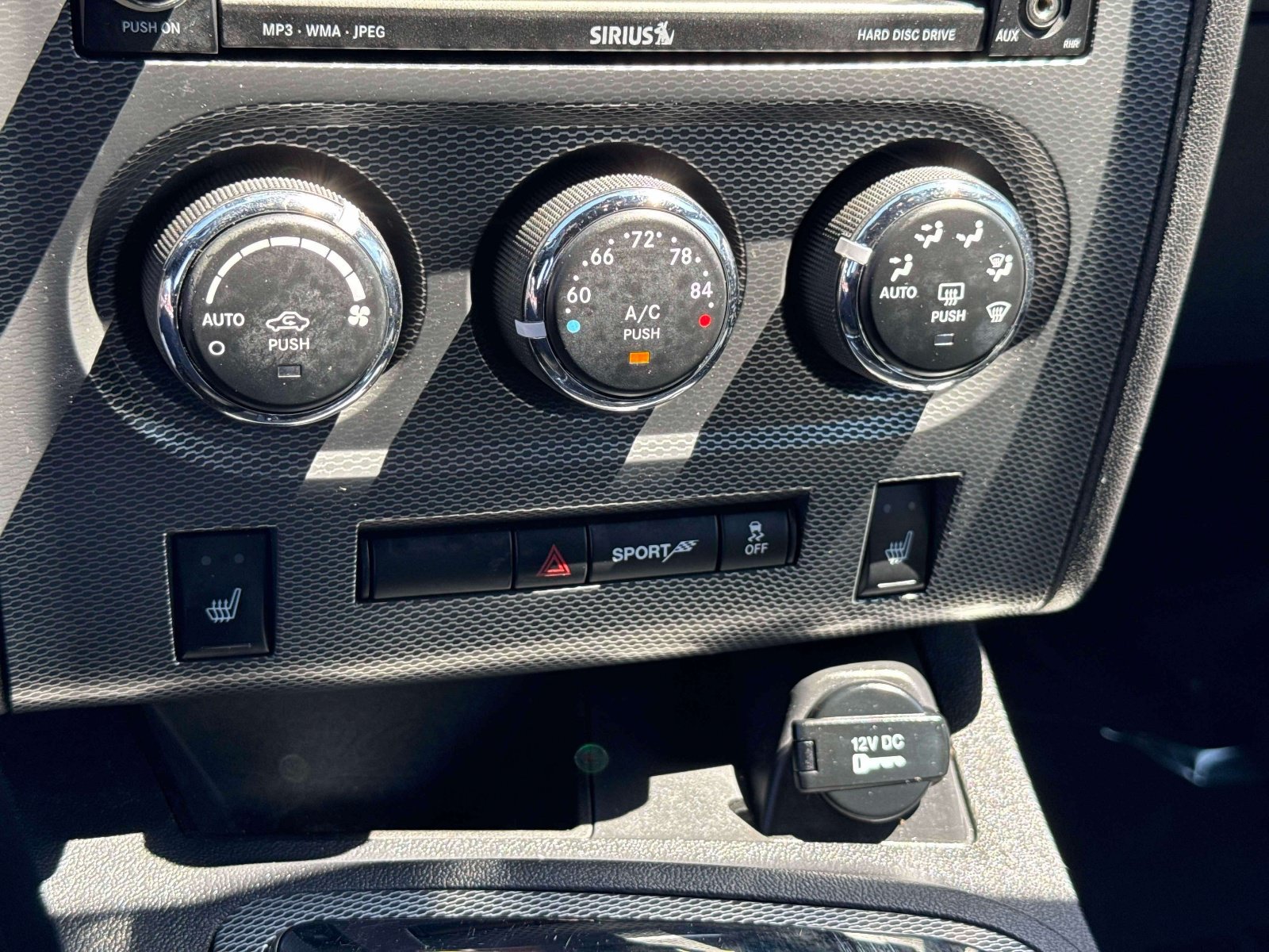 Used 2014 Dodge Challenger R/T RWD image 13
