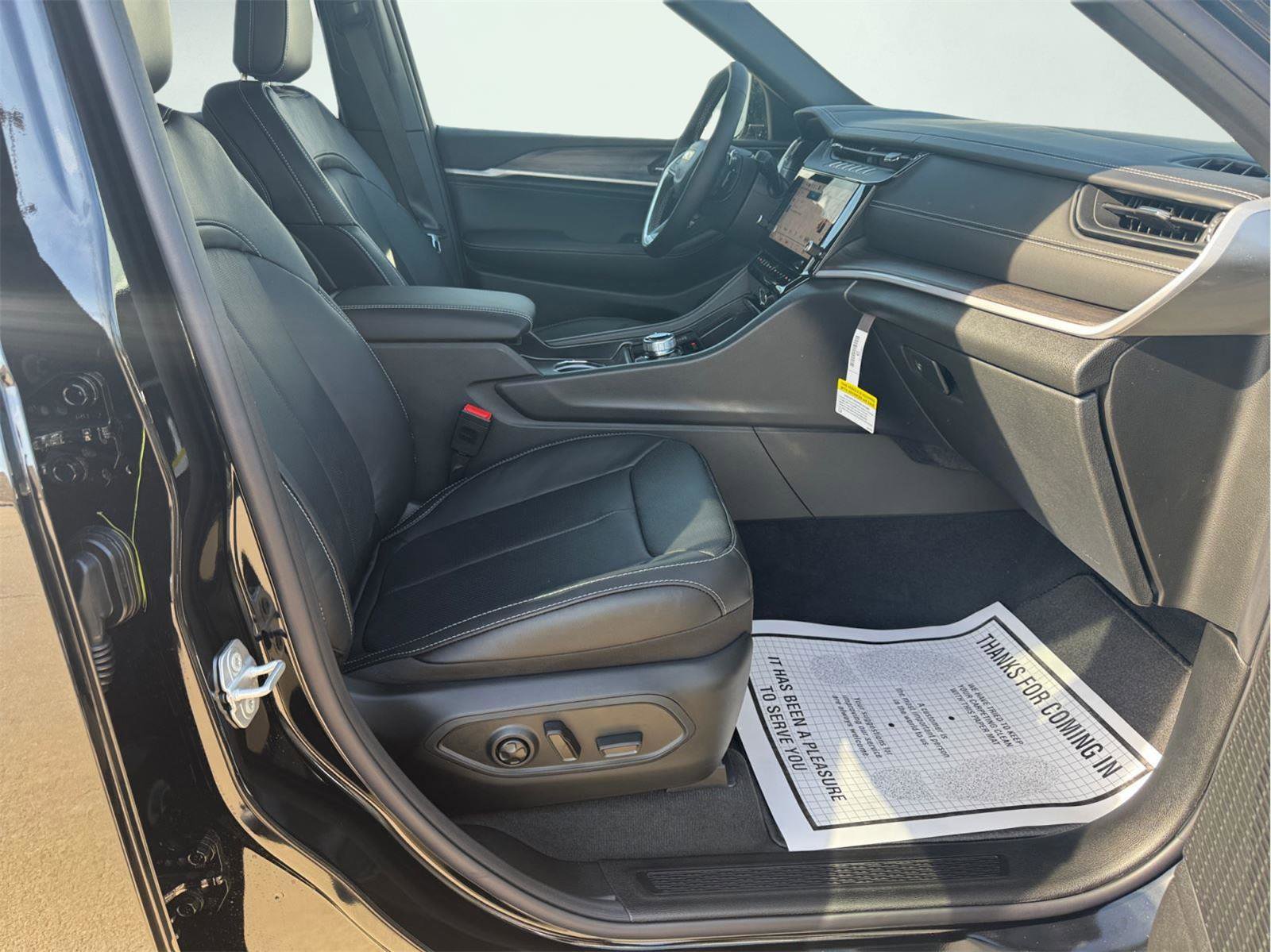 New 2026 Jeep Grand Cherokee Limited Reserve image 15