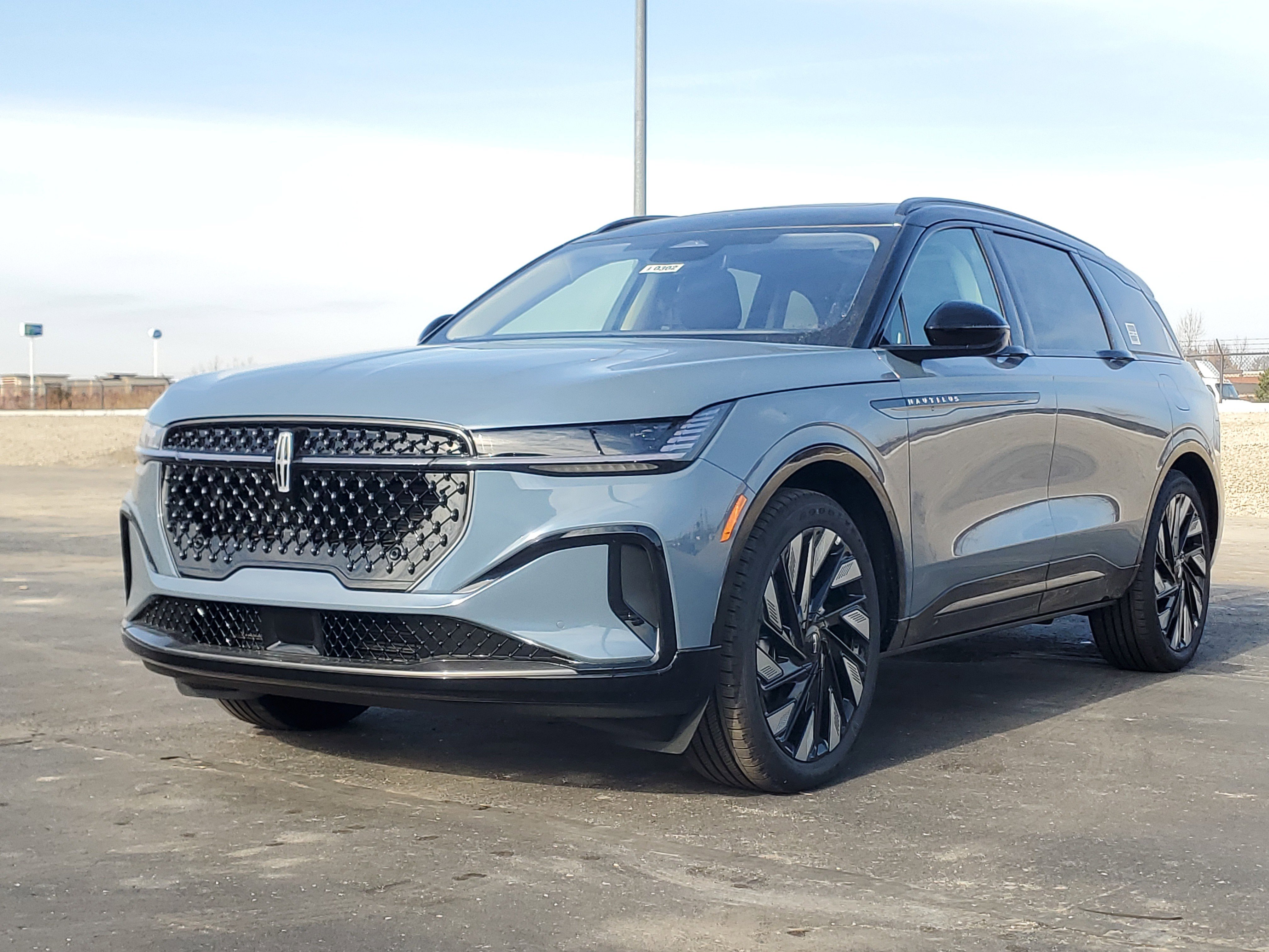 New 2026 Lincoln Nautilus Reserve image 2