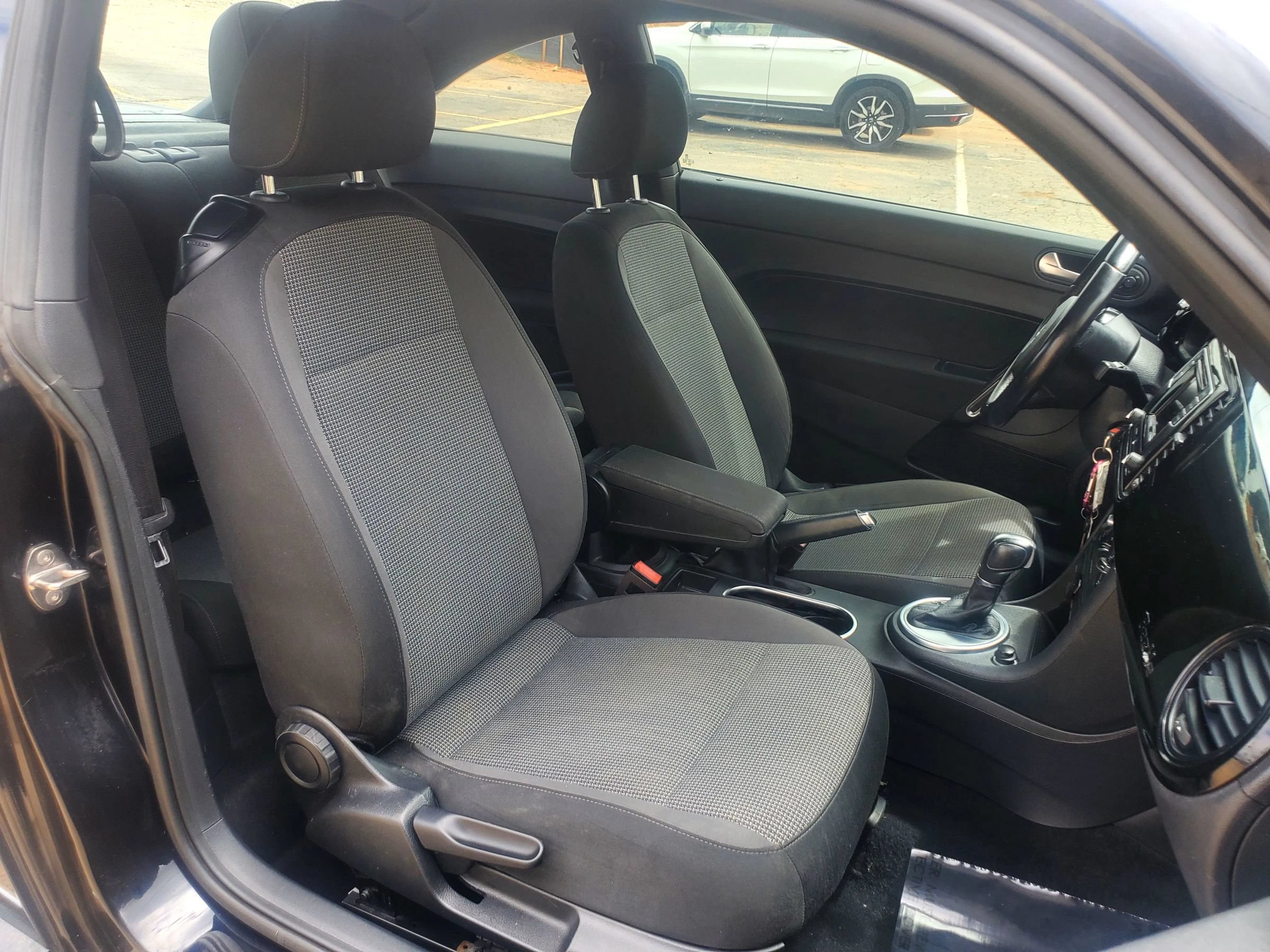 Used 2019 Volkswagen Beetle 2.0T S FWD image 21
